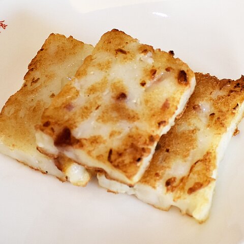 Gebackener chinesischer Reibekuchen mit Rettich und Fleisch