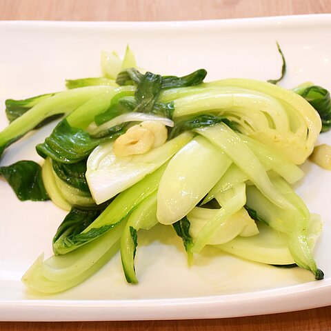 Gebratener Pak Choi mit Knoblauch